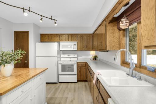 6624 Edgemont Boulevard N, Brooklyn Park, MN 55428