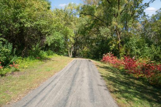 6624 Edgemont Boulevard N, Brooklyn Park, MN 55428
