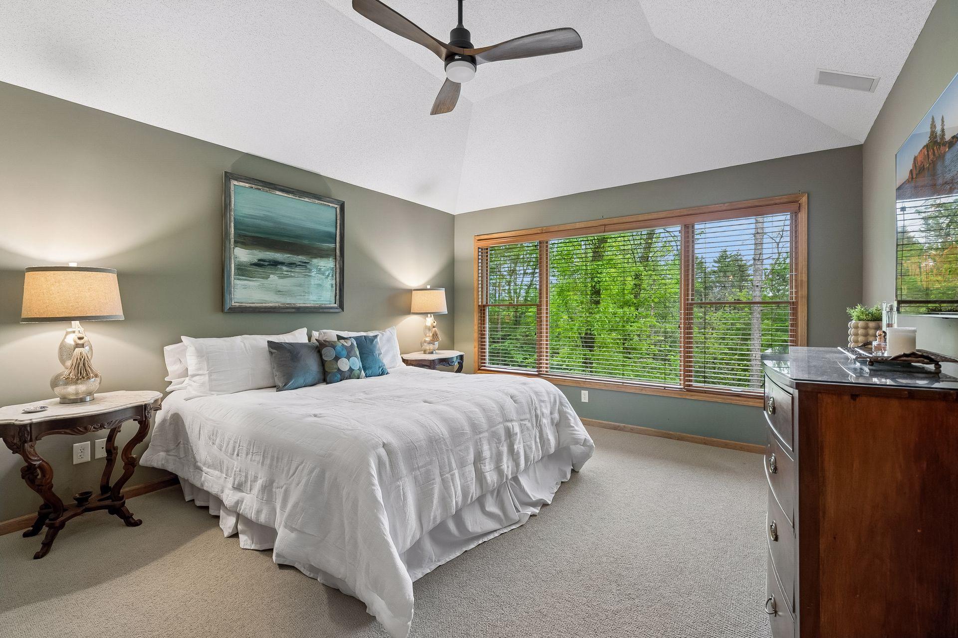 Upper level primary suite