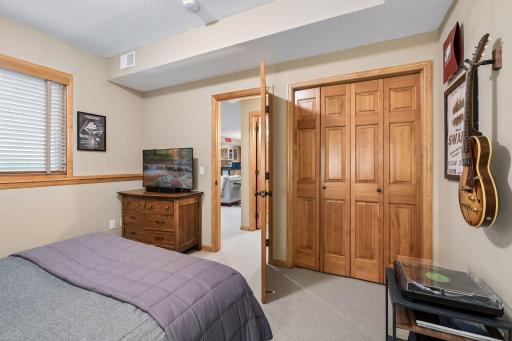 9001 Springwood Drive, Woodbury, MN 55125