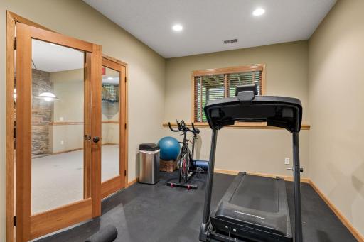 9001 Springwood Drive, Woodbury, MN 55125