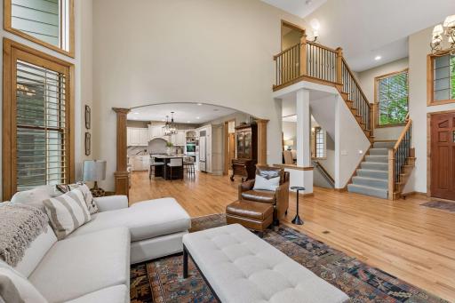 9001 Springwood Drive, Woodbury, MN 55125
