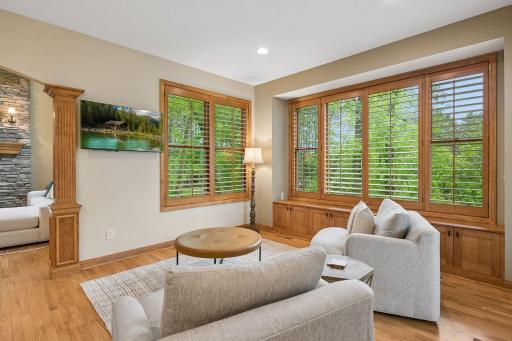 9001 Springwood Drive, Woodbury, MN 55125