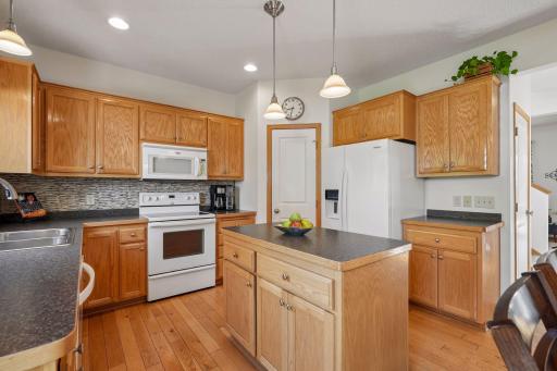 9537 Glacier Road, Minnetrista, MN 55375