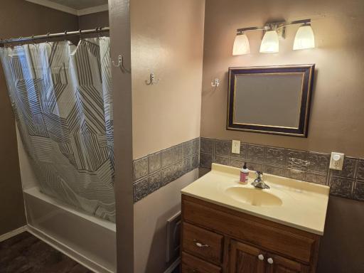 126 2nd Avenue SW, Wells, MN 56097