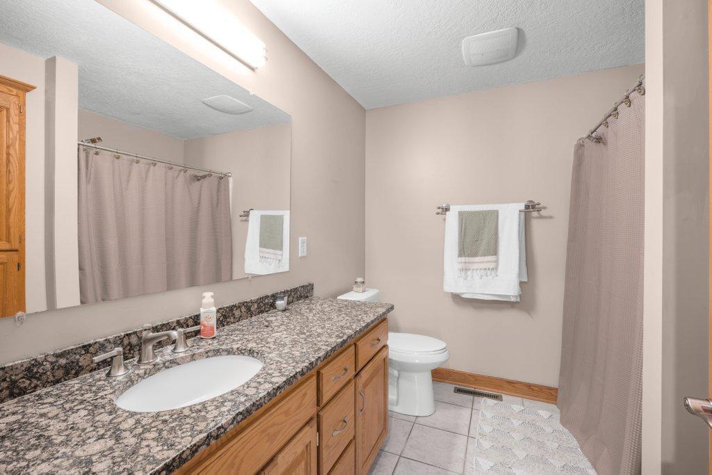 Lower level full bathroom.