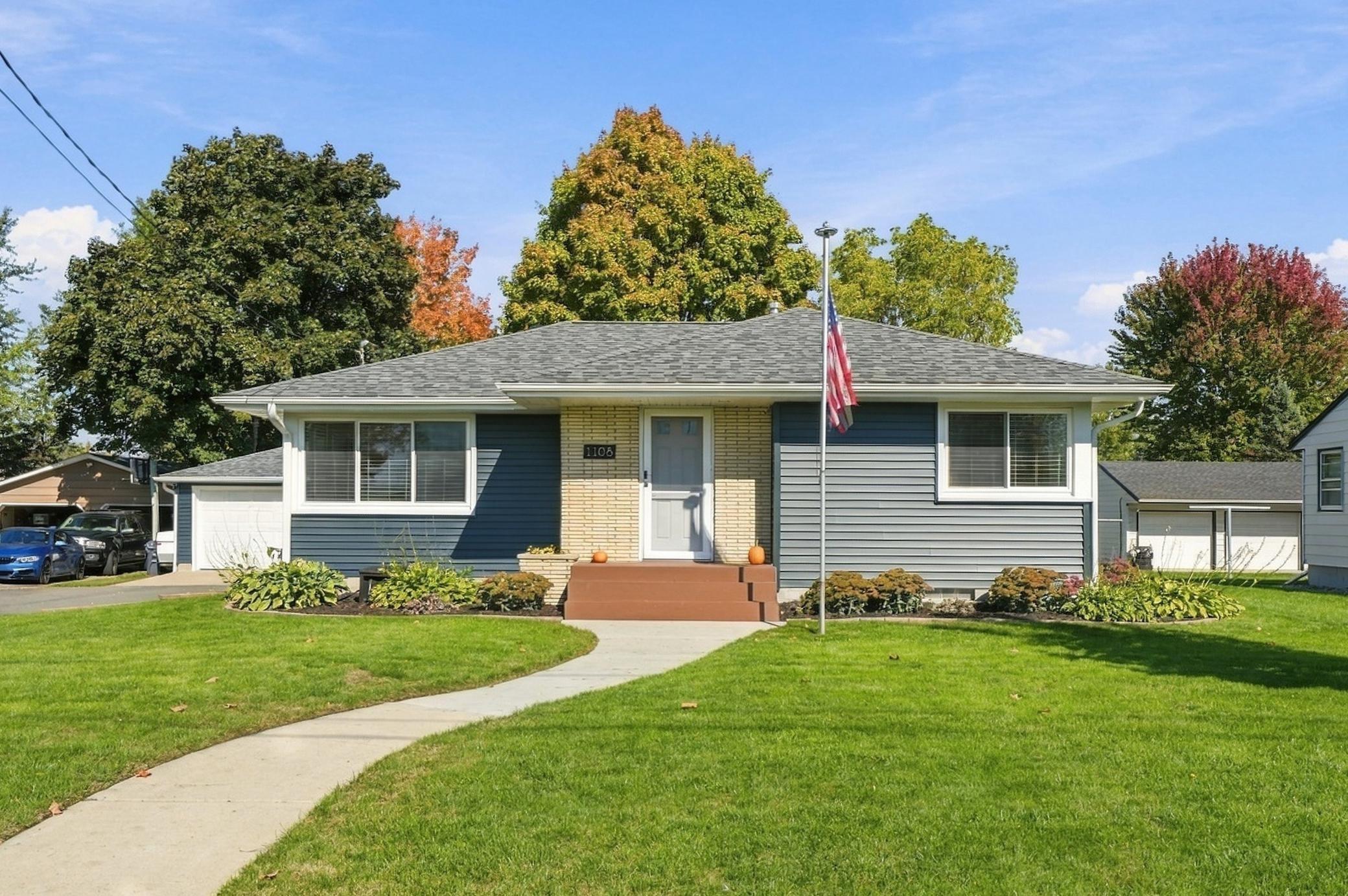 2-print-1108_Hoffman_St_W_Cannon_Falls_MN_55009_02252.jpg