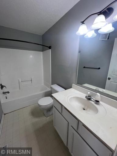1877 Riverwood Drive, 5, Burnsville, MN 55337