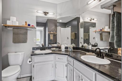 7758 Upper 23rd Street N, Oakdale, MN 55128