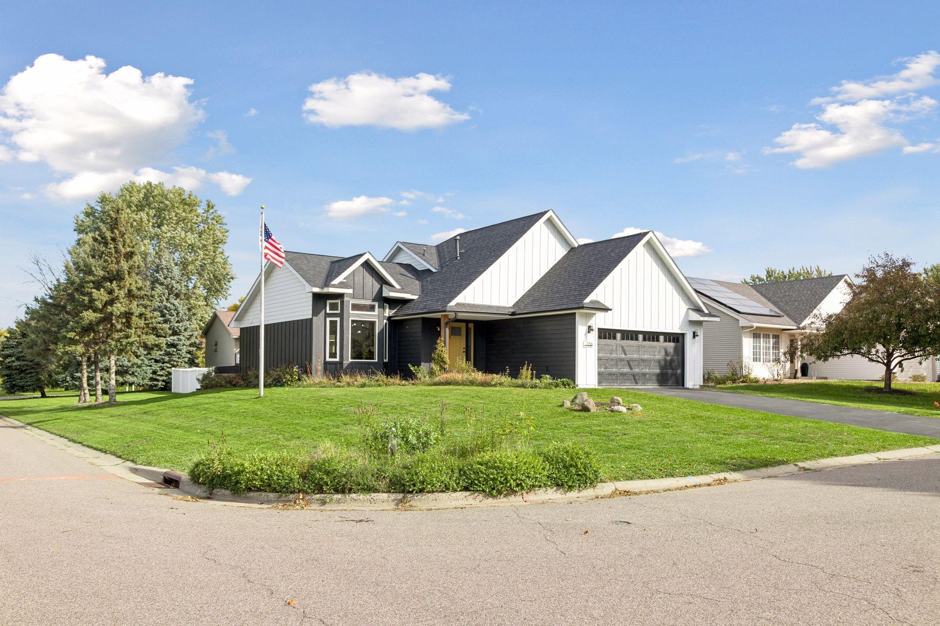 Who doesn't love a corner lot!?
