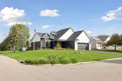 7758 Upper 23rd Street N, Oakdale, MN 55128