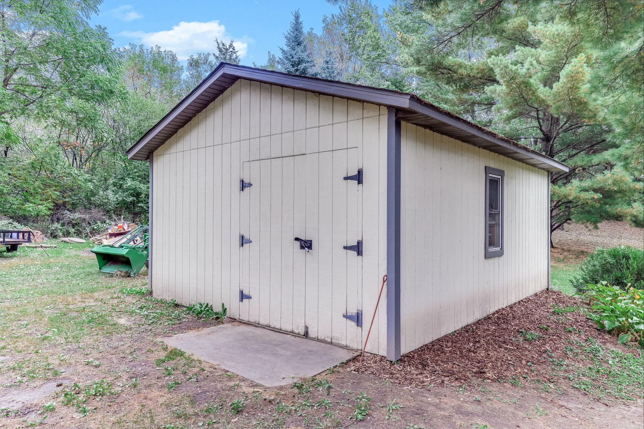 Really nice 16 x 20 shed/woodworking shop