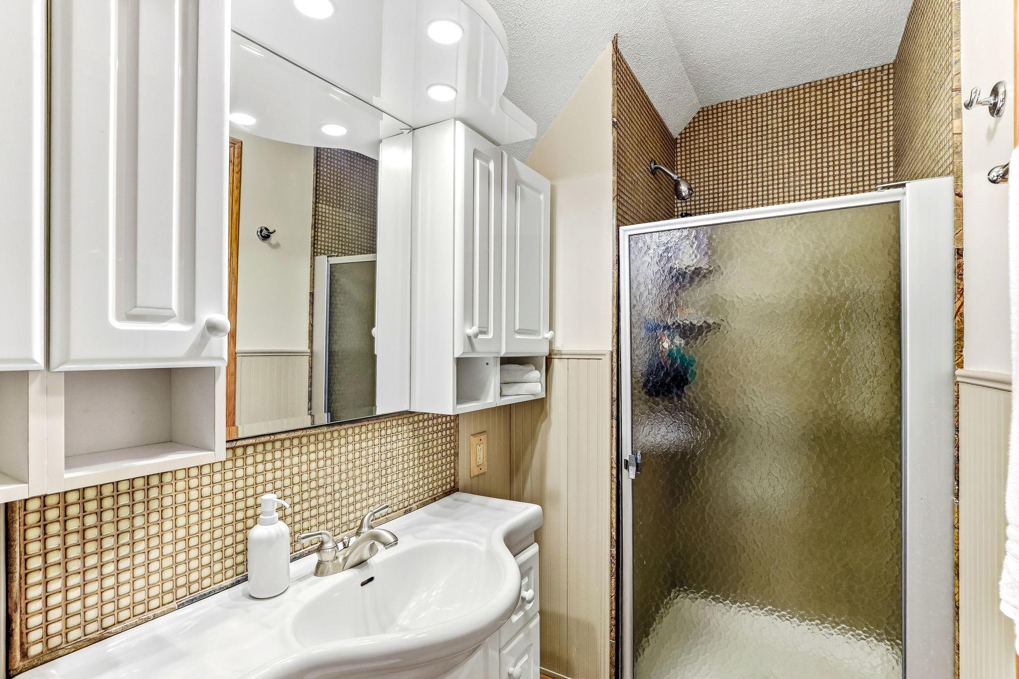 39-web-or-mls-1401-Omaha-Ave-39.jpg
