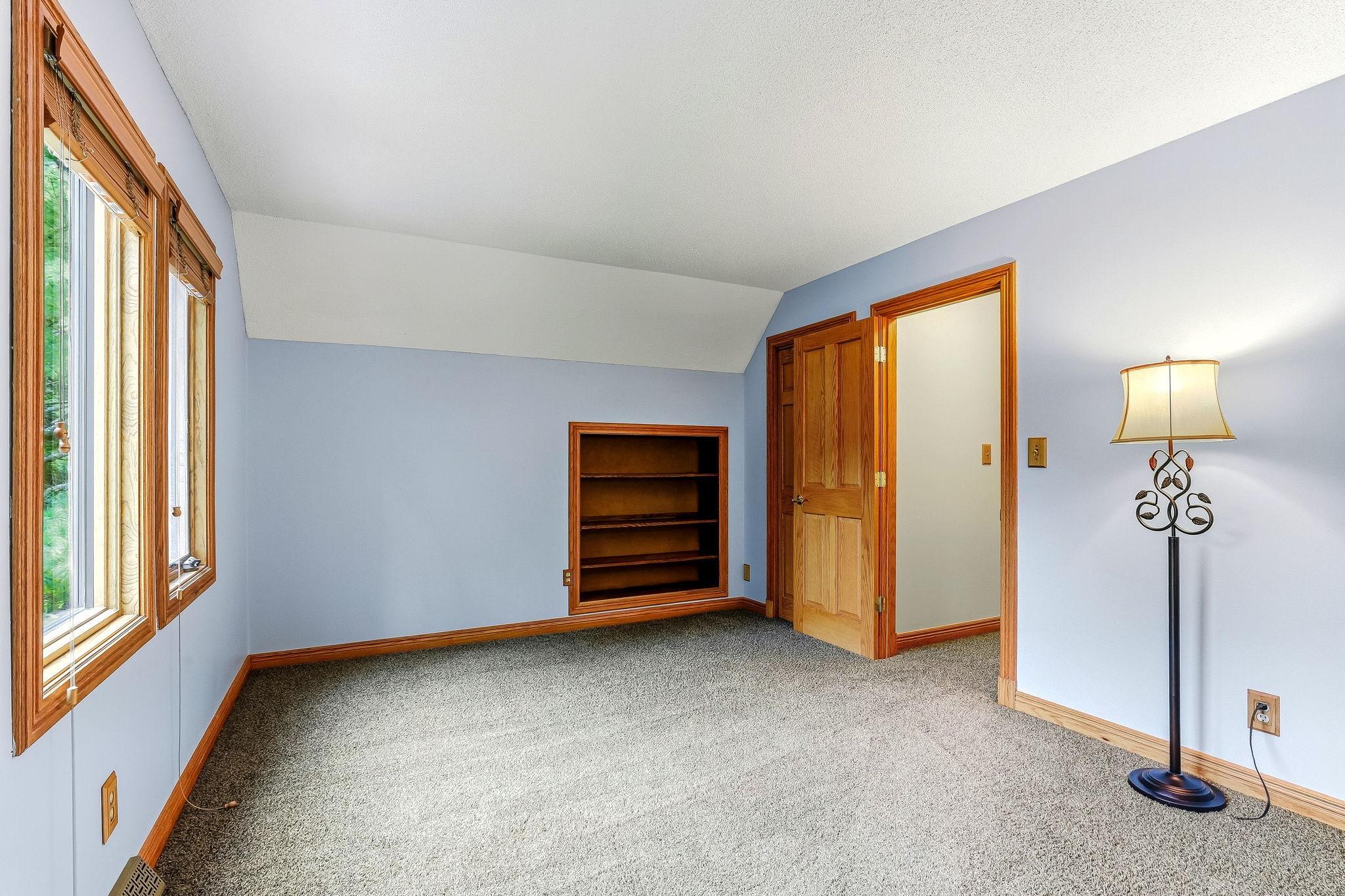 36-web-or-mls-1401-Omaha-Ave-36.jpg