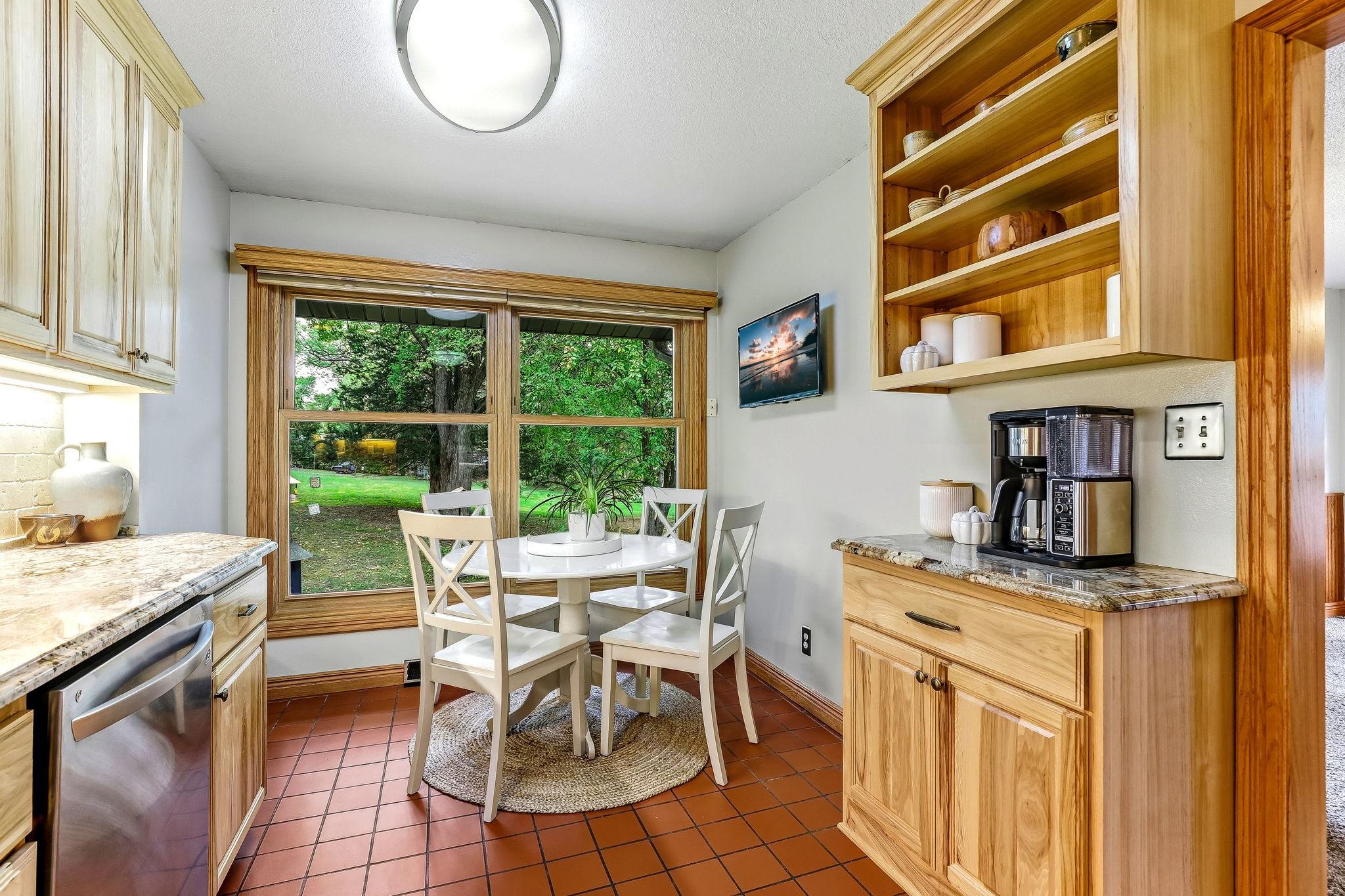 17-web-or-mls-1401-Omaha-Ave-17.jpg