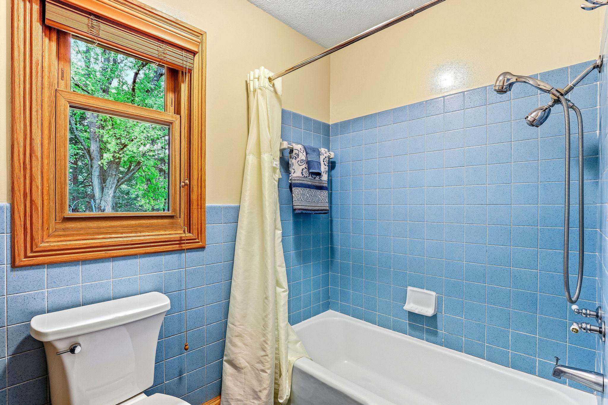 28-web-or-mls-1401-Omaha-Ave-28.jpg
