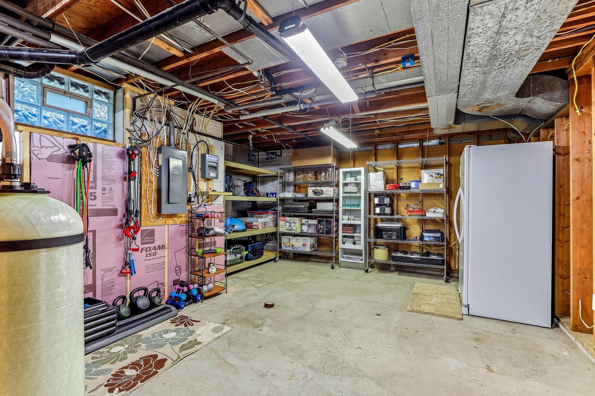 47-web-or-mls-1401-Omaha-Ave-47.jpg