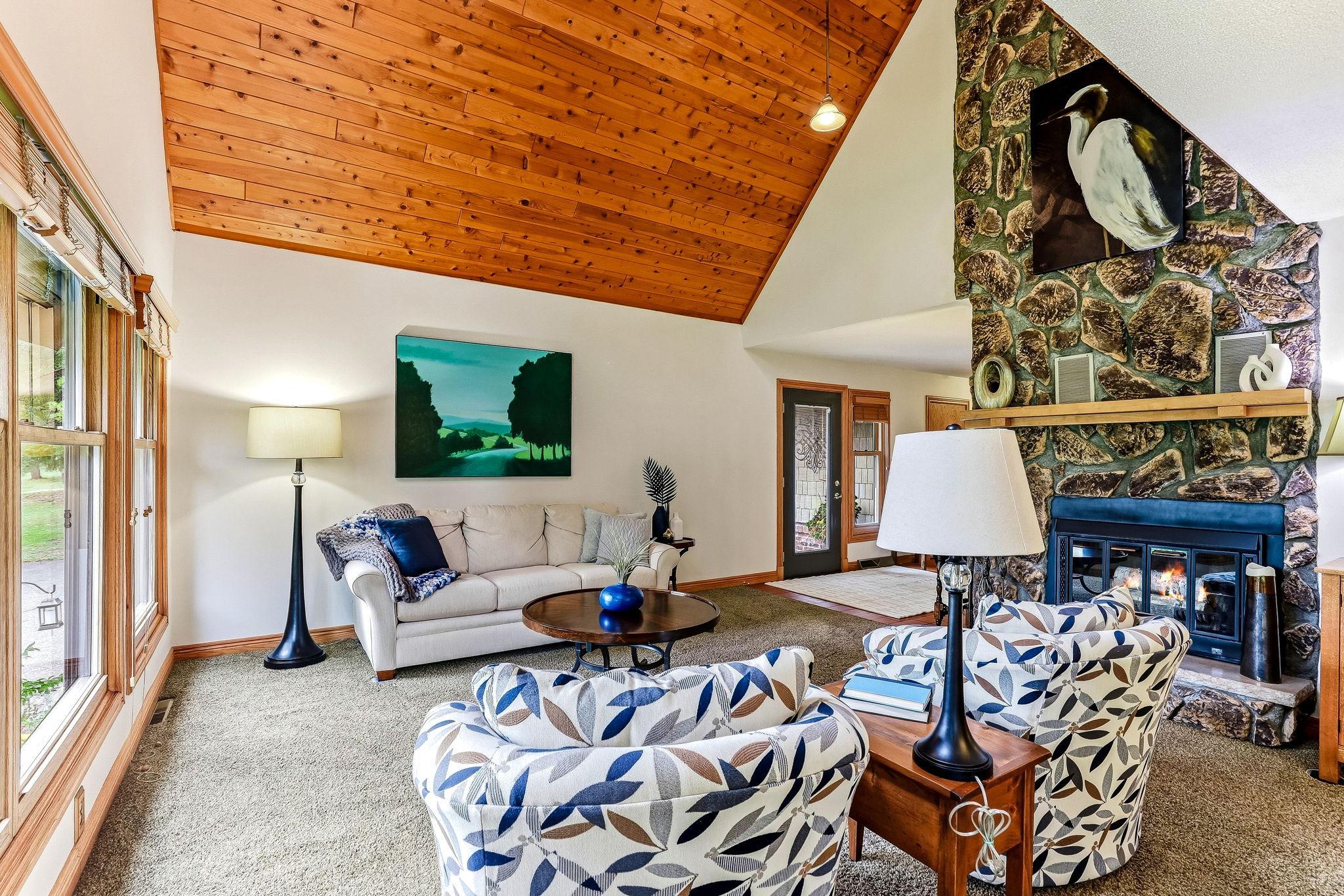 10-web-or-mls-1401-Omaha-Ave-10.jpg