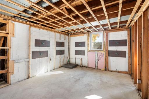 918 3rd Street SW, Waseca, MN 56093