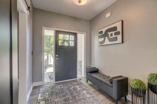 5204 Porchlight Bay, Saint Paul, MN 55129