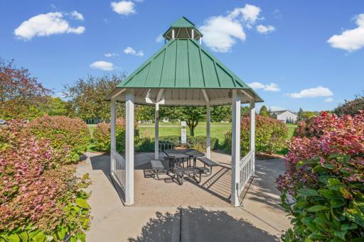 941 Newport Avenue, Shakopee, MN 55379