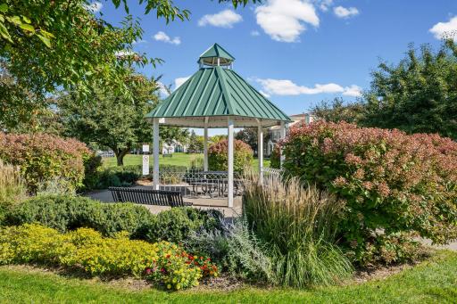 941 Newport Avenue, Shakopee, MN 55379