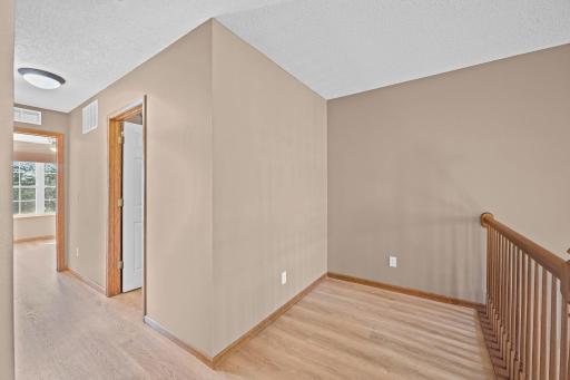 941 Newport Avenue, Shakopee, MN 55379