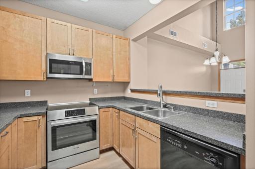 941 Newport Avenue, Shakopee, MN 55379