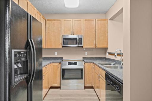 941 Newport Avenue, Shakopee, MN 55379