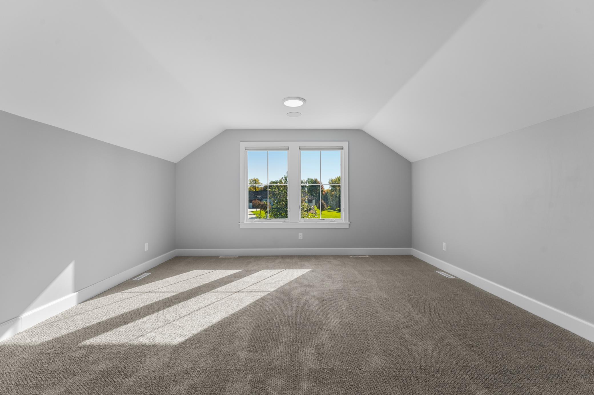 Upper Level Bonus Room