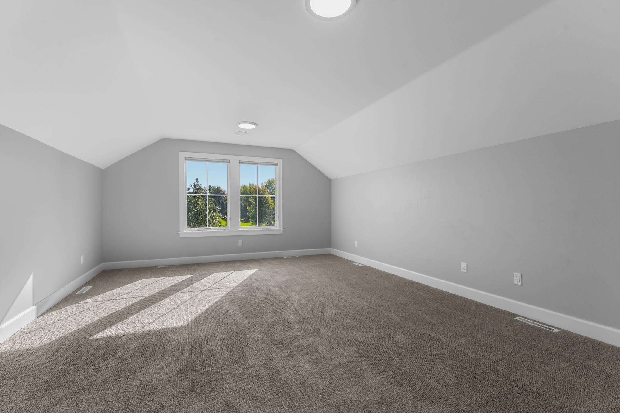 Upper Level Bonus Room