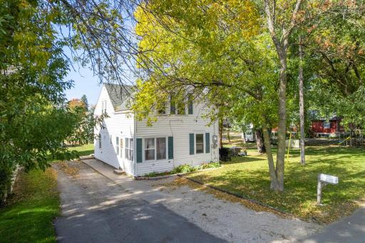 511 Ellsworth Avenue, South Haven, MN 55382
