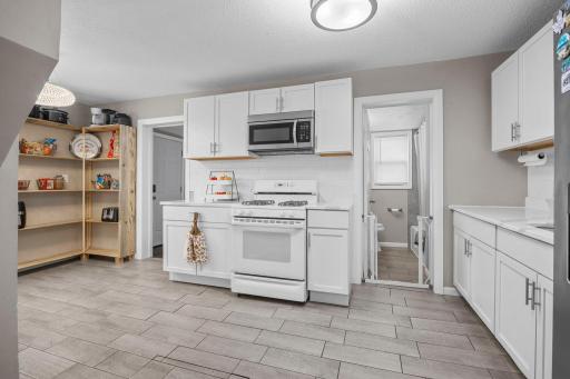 511 Ellsworth Avenue, South Haven, MN 55382