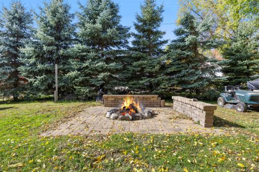 511 Ellsworth Avenue, South Haven, MN 55382