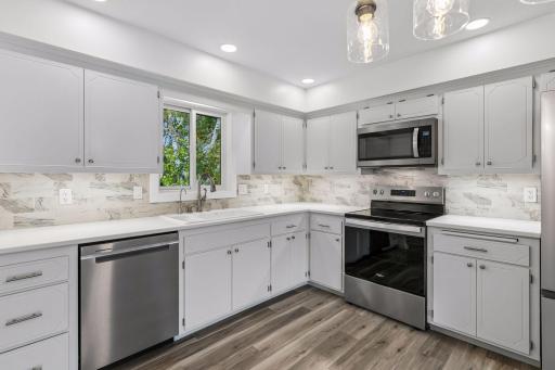 20375 Hughes Avenue W, Lakeville, MN 55044