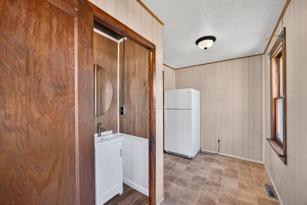 Back Entry/1/2 Bath
