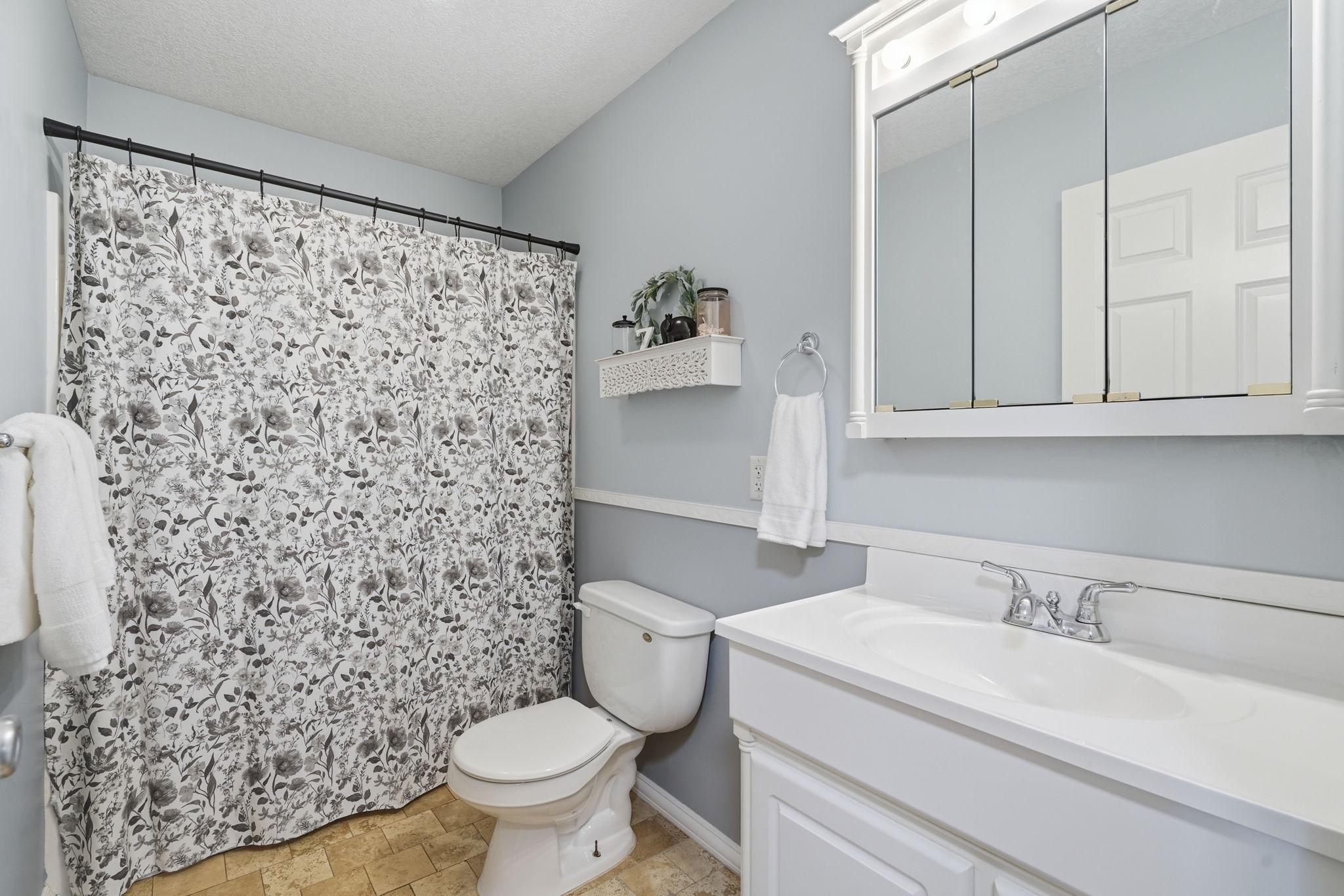 Main floor full bath