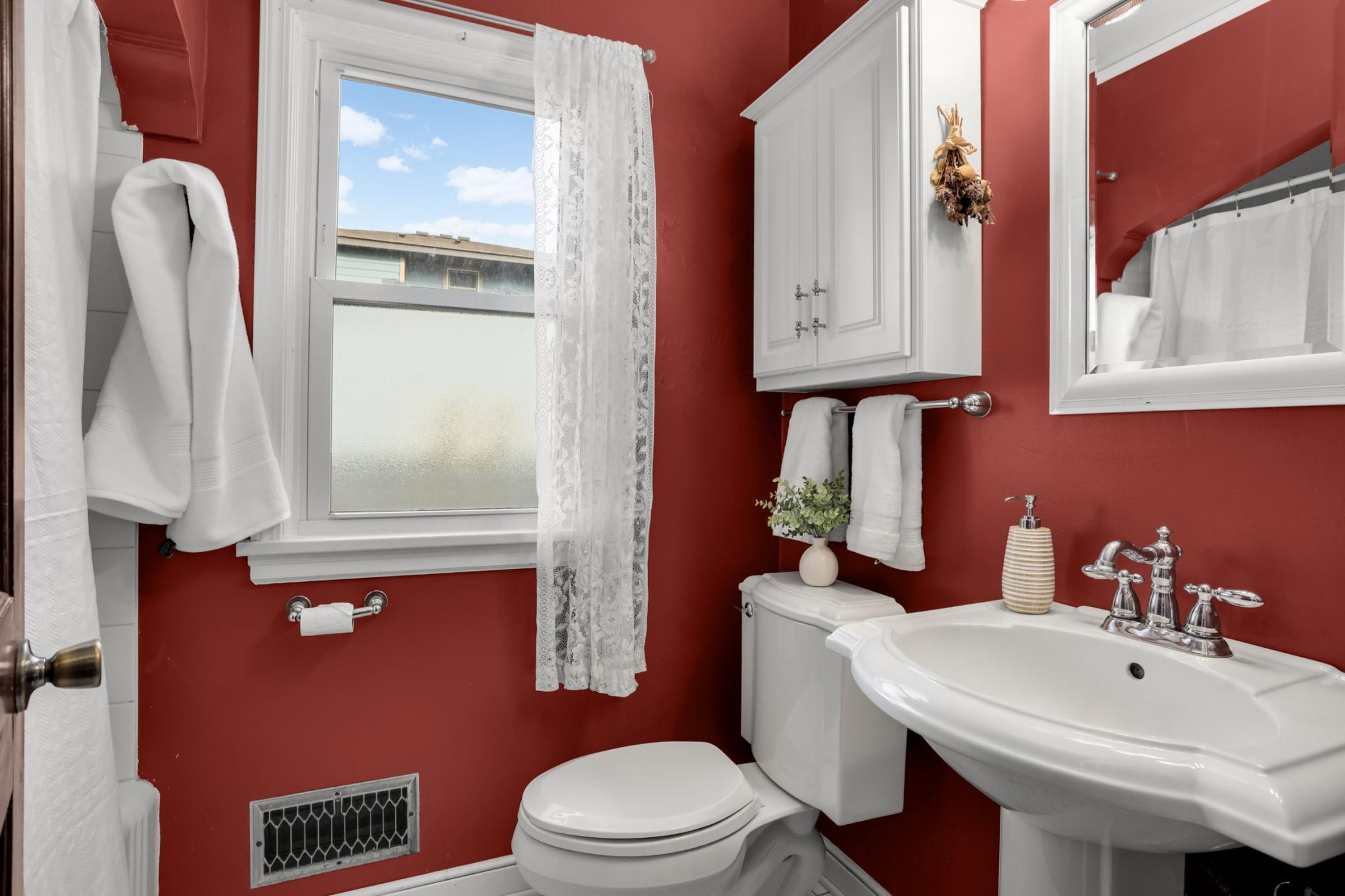 Full Bathroom_main