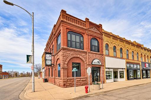 1 N Main Street, Hillsboro, ND 58045