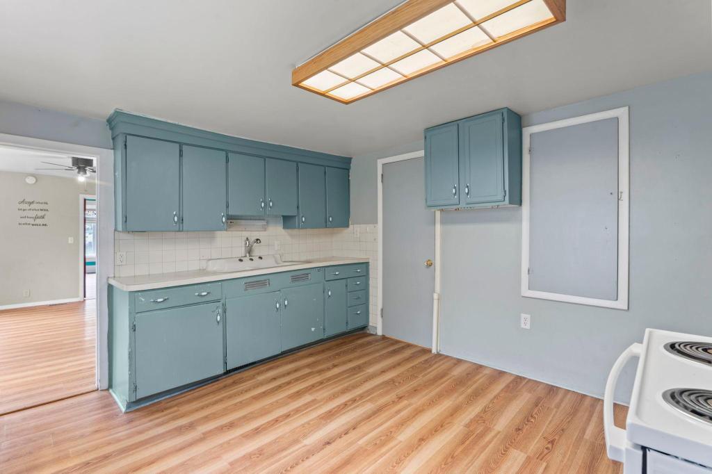 Main floor kitchen