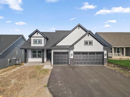 Welcome to 1905 Dogwood Ct! (All the following photos are of the actual home.)