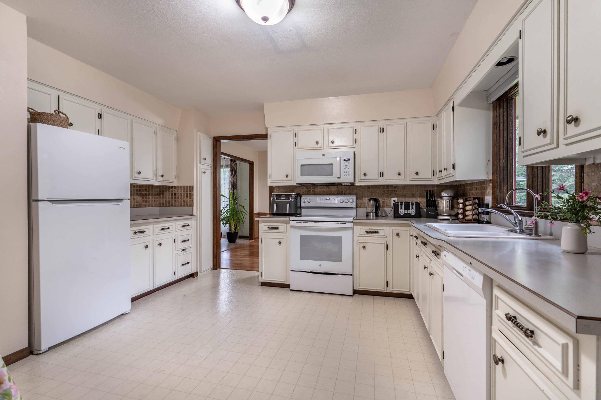 42107 Bur Oak Hills PR-215.jpg