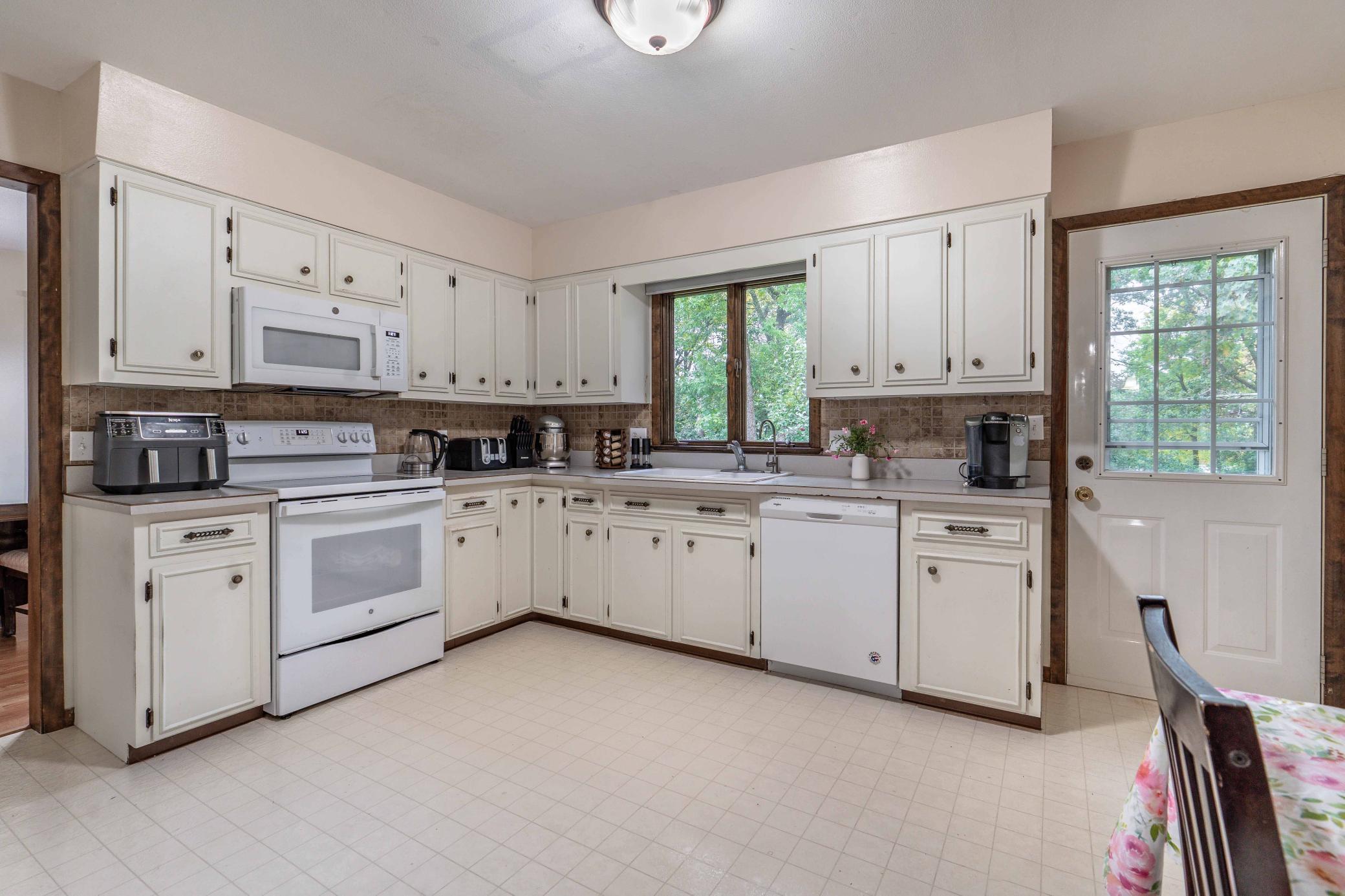 42107 Bur Oak Hills PR-211.jpg
