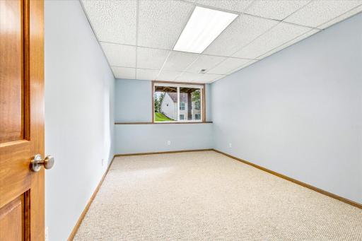 10801 Thone Road, Woodbury, MN 55129