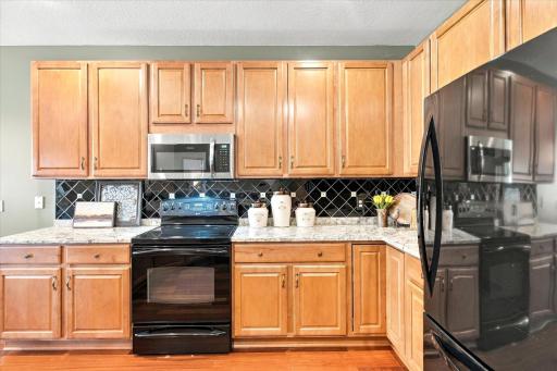 10801 Thone Road, Woodbury, MN 55129