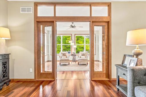 10801 Thone Road, Woodbury, MN 55129