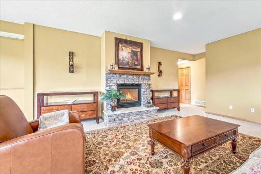 10801 Thone Road, Woodbury, MN 55129