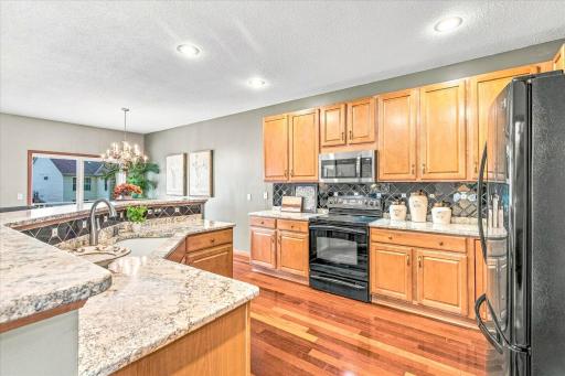 10801 Thone Road, Woodbury, MN 55129