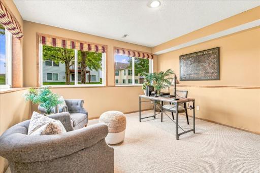 10801 Thone Road, Woodbury, MN 55129