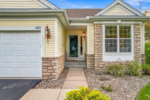 10801 Thone Road, Woodbury, MN 55129
